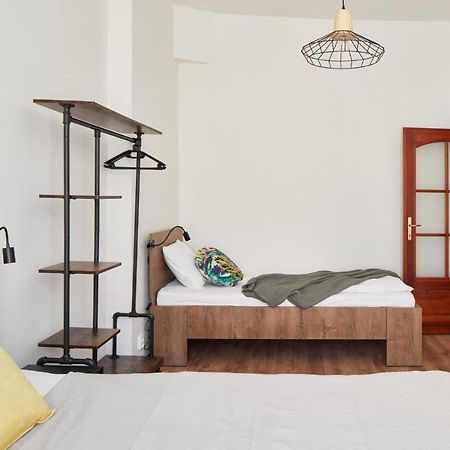 Prague Days - Spacious 3Bdr Apartment - Trendy Neighbourhood Exterior photo