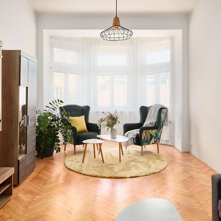 Prague Days - Spacious 3Bdr Apartment - Trendy Neighbourhood Exterior photo