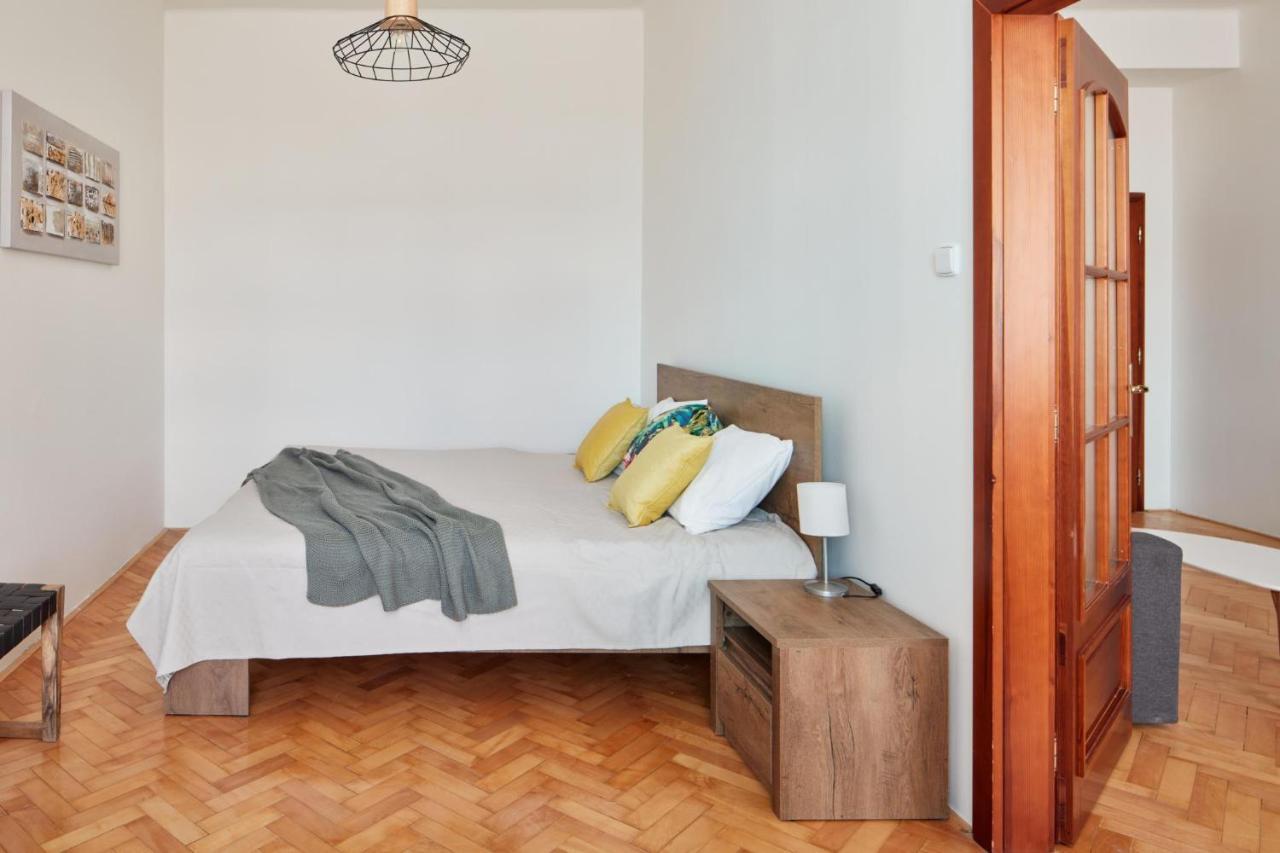 Prague Days - Spacious 3Bdr Apartment - Trendy Neighbourhood Exterior photo